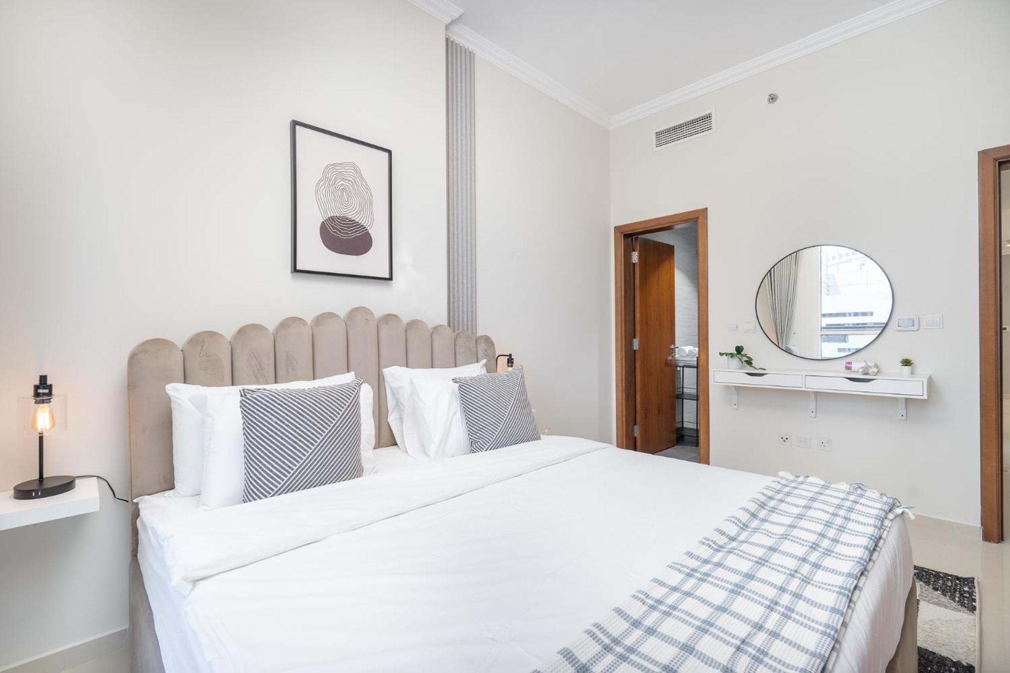 Heaven Crest Vacation Homes Downtown - Studio And 1 Bedroom Suites 2 Minute Walk To Dubai Mall And Burj Khalifa エクステリア 写真